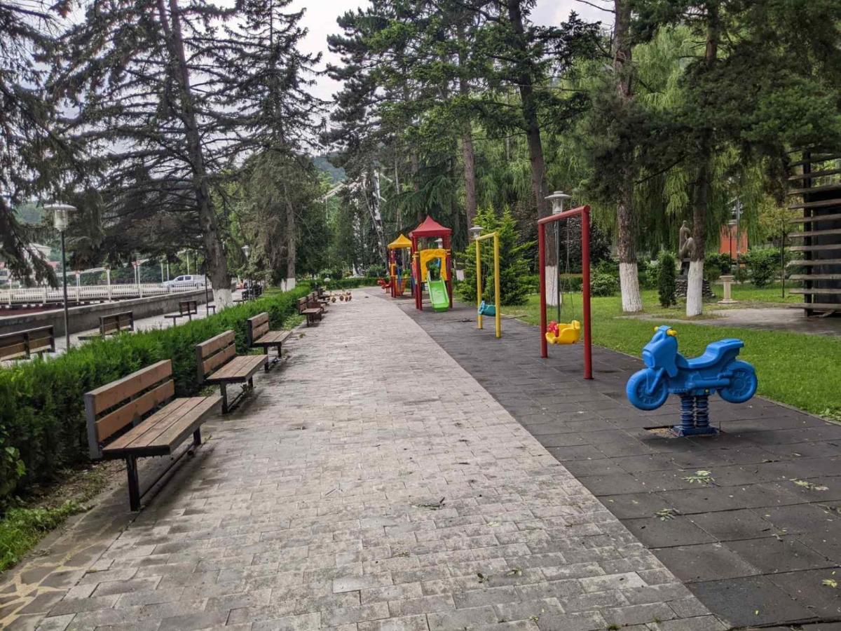 Riverside Borjomi Bagian luar foto
